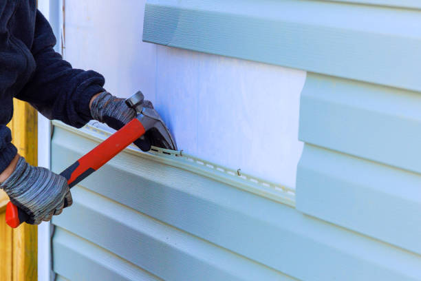 Trusted Emergency Siding Repair service in Carrollton, IL - Creative Siding